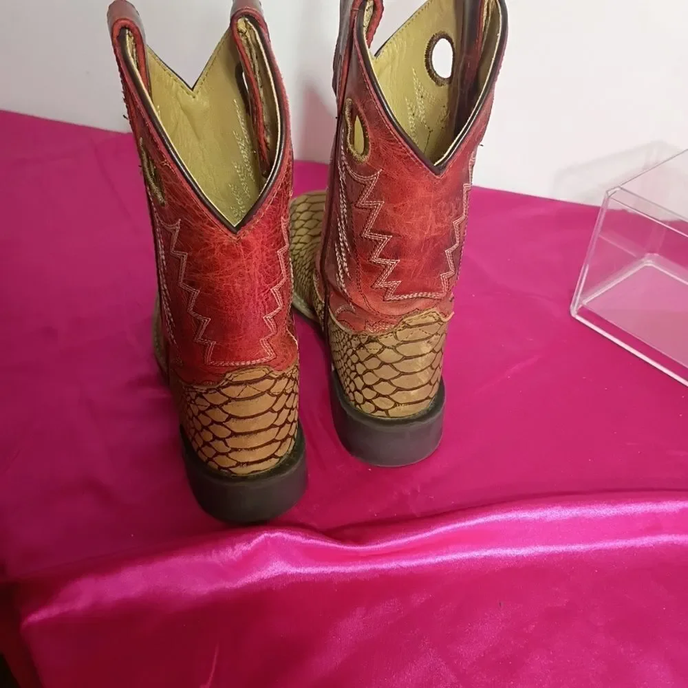 Cody James Brown Square Toe Cowboy Western Boots Youth Size 2 D style 43072C.
